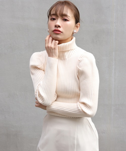 one after another NICE CLAUP（ワンアフターアナザーナイスクラップ）の「パワショルリブハイネックニット（ニット/セーター・レディース・アイボリー/オフホワイト/ベージュ/ミント・FREE）」の9枚目の写真