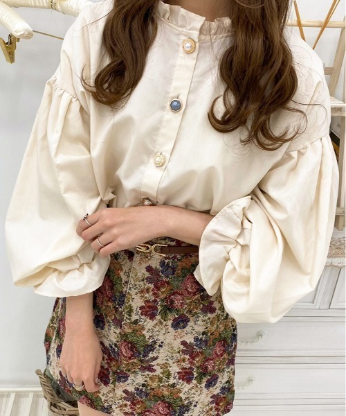 apres jour（アプレジュール）の「イロイロボタンフリルハイネックブラウス【ZOZOTOWN限定アイテム】（シャツ/ブラウス・レディース・アイボリー/ラベンダー/オフホワイト/ブラック・フリー/X-LARGE）」の3枚目の写真