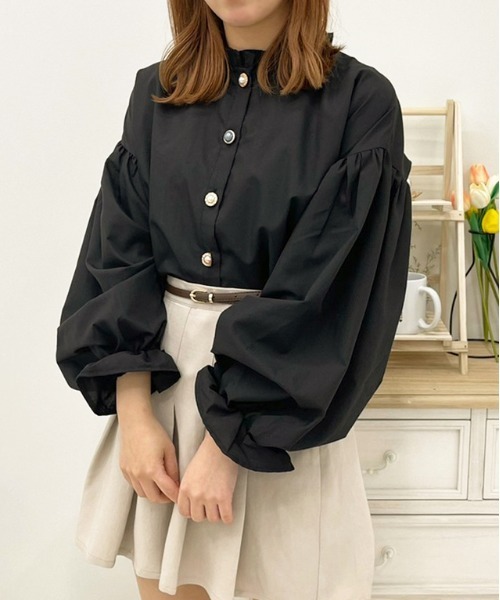 apres jour（アプレジュール）の「イロイロボタンフリルハイネックブラウス【ZOZOTOWN限定アイテム】（シャツ/ブラウス・レディース・アイボリー/ラベンダー/オフホワイト/ブラック・フリー/X-LARGE）」の4枚目の写真