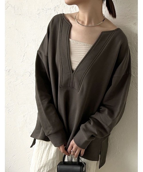 Re:EDIT（リエディ）の「深Vネック裏毛スウェットプルオーバー（スウェット・レディース・アイボリー/ベージュ/スミクロ/ライトカーキ/ホワイト系その他/グリーン系その他/ブラック系その他・MEDIUM/LARGE）」の8枚目の写真