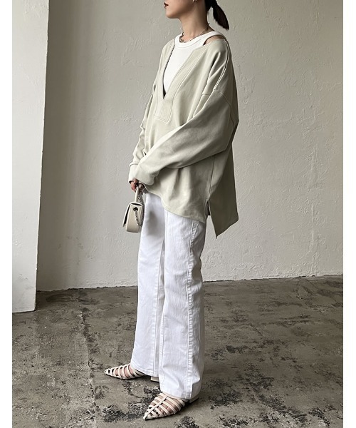 Re:EDIT（リエディ）の「深Vネック裏毛スウェットプルオーバー（スウェット・レディース・アイボリー/ベージュ/スミクロ/ライトカーキ/ホワイト系その他/グリーン系その他/ブラック系その他・MEDIUM/LARGE）」の22枚目の写真