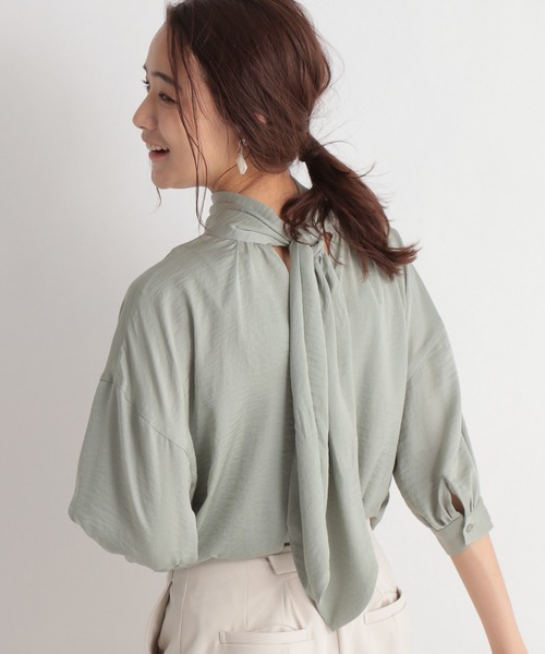 Andemiu（アンデミュウ）の「ヴィンテージサテンブラウス936769（シャツ/ブラウス・レディース・オフホワイト/イエロー/ライトグリーン・FREE）」の3枚目の写真