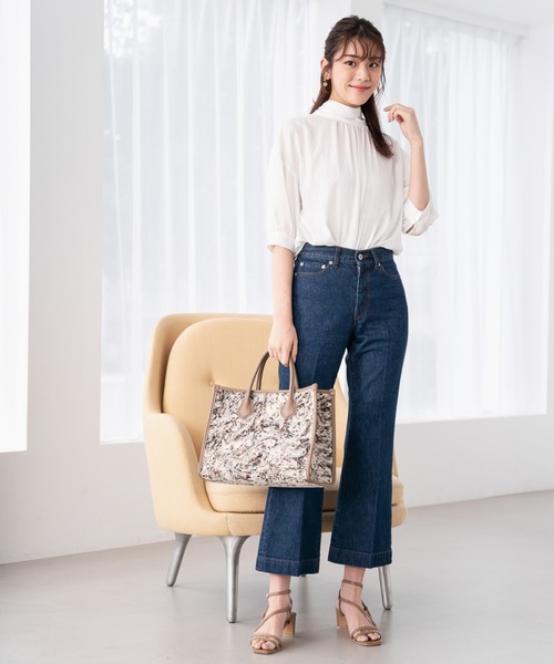 Andemiu（アンデミュウ）の「ヴィンテージサテンブラウス936769（シャツ/ブラウス・レディース・オフホワイト/イエロー/ライトグリーン・FREE）」の5枚目の写真