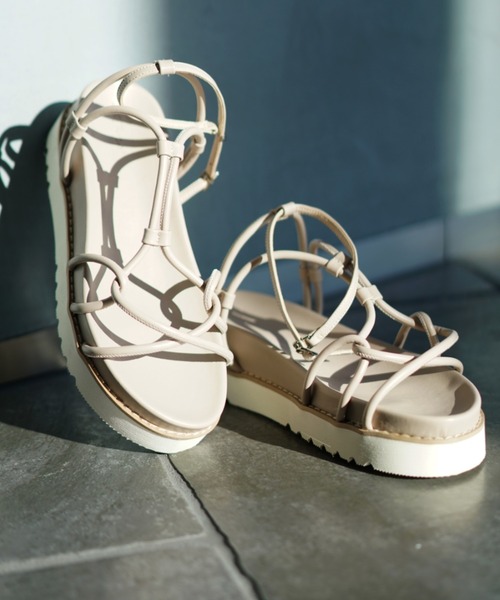 AVIREX（アヴィレックス）の「【直営店限定】パイプサンダル（サンダル・レディース・ブラック/ベージュ・24.5/23.5）」の4枚目の写真