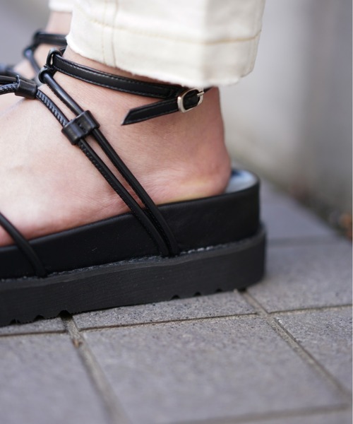 AVIREX（アヴィレックス）の「【直営店限定】パイプサンダル（サンダル・レディース・ブラック/ベージュ・24.5/23.5）」の8枚目の写真