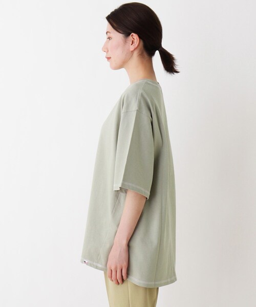 SHOO・LA・RUE（シューラルー）の「◆USAコットン配色ステッチラウンドヘムTシャツ（Tシャツ/カットソー・レディース・ナチュラル/ライトグリーン/チャコールグレー/ライトオレンジ系・03/02/04）」の6枚目の写真