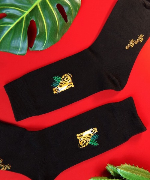 WIGGLE WIGGLE(ウィグルウィグル)の「WIGGLE WIGGLE/刺繍SOCKS タイガー 2951353(ソックス/靴下・レディース・ブラック・0)」の2枚目の写真