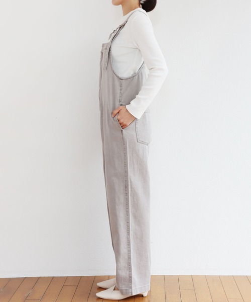 andme（アンドミー）の「コットンツイルフロントジップサロペット（サロペット/オーバーオール・レディース・ブラック/オフホワイト/グレー/カーキ/ケミカルウォッシュ/スミクロ/サックスブルー・M/L）」の11枚目の写真