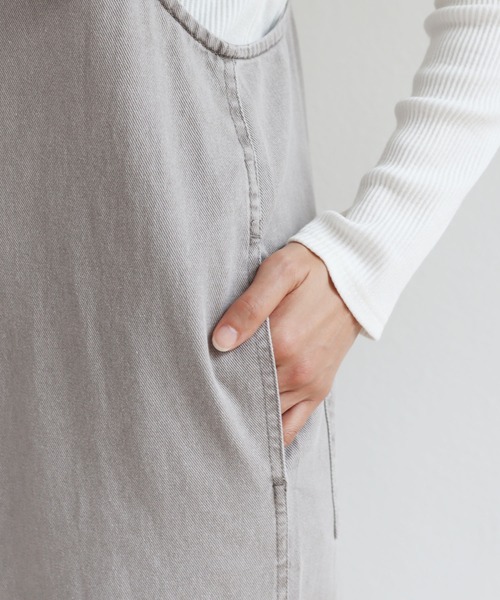 andme（アンドミー）の「コットンツイルフロントジップサロペット（サロペット/オーバーオール・レディース・ブラック/オフホワイト/グレー/カーキ/ケミカルウォッシュ/スミクロ/サックスブルー・M/L）」の9枚目の写真