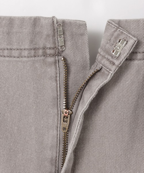 andme（アンドミー）の「コットンツイルフロントジップサロペット（サロペット/オーバーオール・レディース・ブラック/オフホワイト/グレー/カーキ/ケミカルウォッシュ/スミクロ/サックスブルー・M/L）」の16枚目の写真