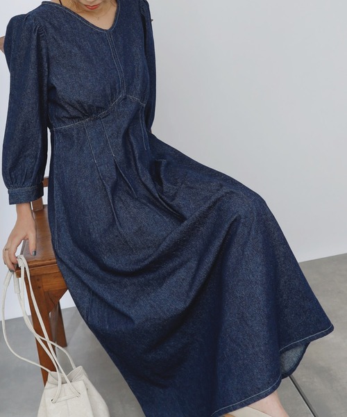 COLONY 2139(コロニートゥーワンスリーナイン)の「デニムタックフレアワンピース(ワンピース・レディース・ブラック/ネイビー・SMALL/MEDIUM)」の1枚目の写真