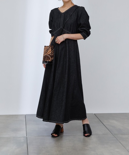 COLONY 2139(コロニートゥーワンスリーナイン)の「デニムタックフレアワンピース(ワンピース・レディース・ブラック/ネイビー・SMALL/MEDIUM)」の12枚目の写真