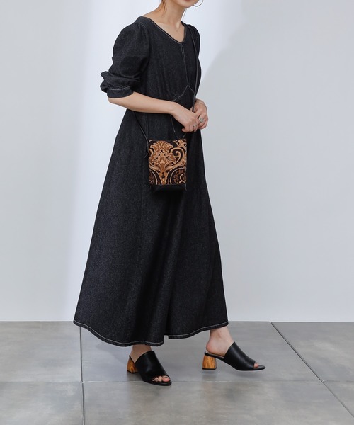 COLONY 2139(コロニートゥーワンスリーナイン)の「デニムタックフレアワンピース(ワンピース・レディース・ブラック/ネイビー・SMALL/MEDIUM)」の13枚目の写真