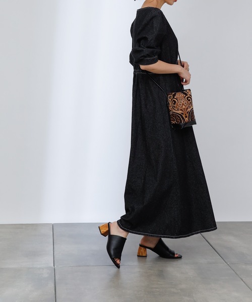 COLONY 2139(コロニートゥーワンスリーナイン)の「デニムタックフレアワンピース(ワンピース・レディース・ブラック/ネイビー・SMALL/MEDIUM)」の14枚目の写真