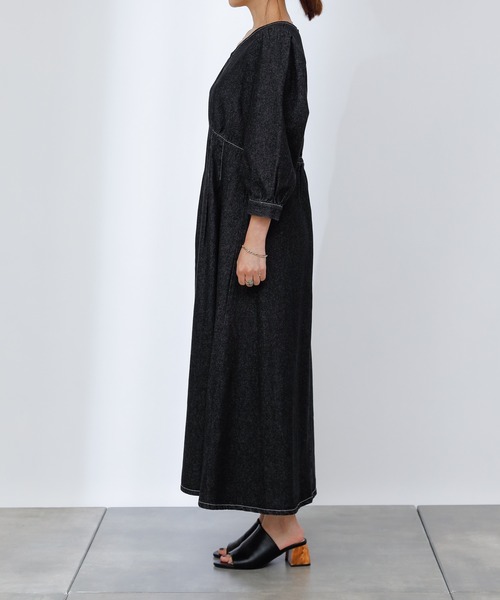 COLONY 2139(コロニートゥーワンスリーナイン)の「デニムタックフレアワンピース(ワンピース・レディース・ブラック/ネイビー・SMALL/MEDIUM)」の18枚目の写真