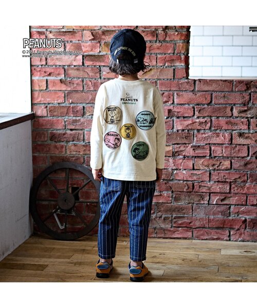 PEANUTS(ピーナッツ)の「PEANUTS ガーデンワッペンリンクTシャツ(スヌーピー)(Tシャツ/カットソー・キッズ・アイボリー/キャメル/チャコール・110/80/90/100/120/130)」の13枚目の写真