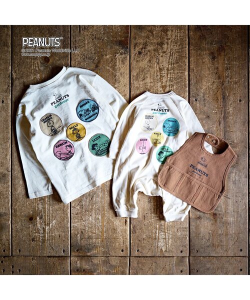 PEANUTS(ピーナッツ)の「PEANUTS ガーデンワッペンリンクTシャツ(スヌーピー)(Tシャツ/カットソー・キッズ・アイボリー/キャメル/チャコール・110/80/90/100/120/130)」の11枚目の写真