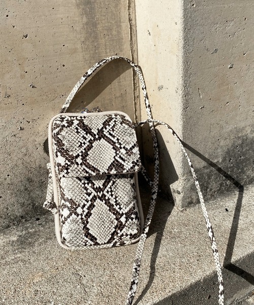 DouDou(ドゥドゥ)の「機能ミニポシェット(ショルダーバッグ・レディース・ブラック/ブラウン/ライトベージュ・FREE)」の13枚目の写真