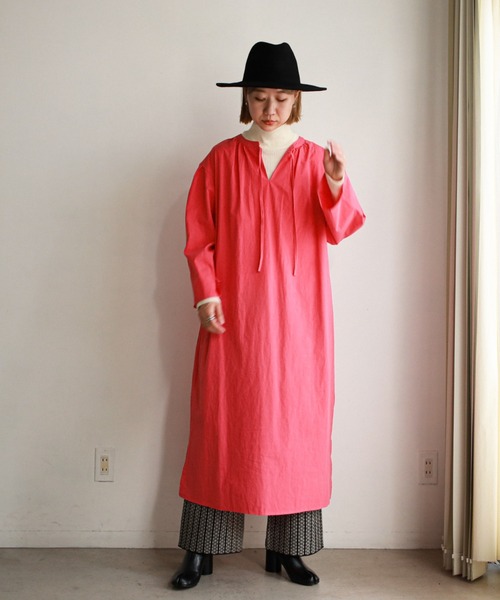 feepur（フェピュール）の「ロングカフタンワンピース（ワンピース・レディース・アイボリー/ピンク/ブラック/ホワイト×ネイビー・MEDIUM）」の12枚目の写真