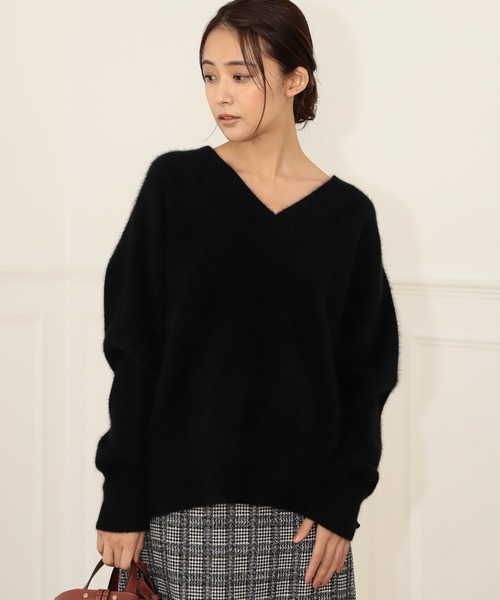 Andemiu（アンデミュウ）の「【ストレスフリー】ラクーンVニット948882（ニット/セーター・レディース・ブラック/ベージュ/ブラウン/ブルー/イエロー・FREE）」の2枚目の写真