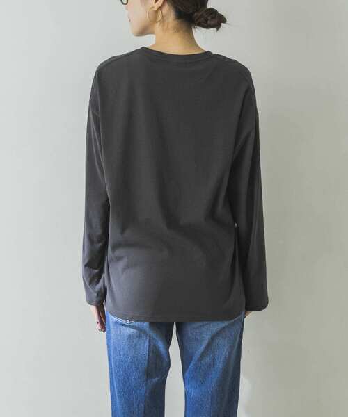 URBAN RESEARCH（アーバンリサーチ）の「クルーネックロンTシャツ（Tシャツ/カットソー・レディース・オフホワイト/チャコールグレー・FREE）」の18枚目の写真