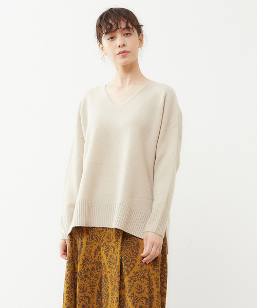 Lourmarin（ルールマラン）の「【ふんわり暖かいカシミヤ混ホールガーメントVネックプルオーバー】（ニット/セーター・レディース・ベージュ/ブラウン/ピンク・FREE）」の2枚目の写真