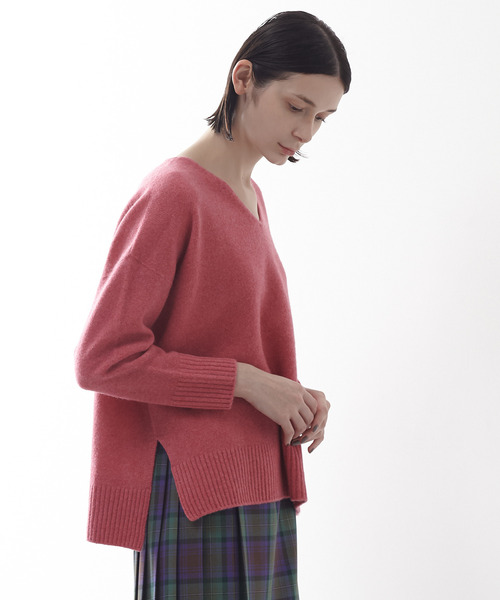 Lourmarin（ルールマラン）の「【ふんわり暖かいカシミヤ混ホールガーメントVネックプルオーバー】（ニット/セーター・レディース・ベージュ/ブラウン/ピンク・FREE）」の3枚目の写真