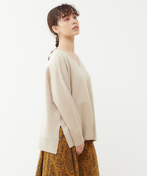 Lourmarin（ルールマラン）の「【ふんわり暖かいカシミヤ混ホールガーメントVネックプルオーバー】（ニット/セーター・レディース・ベージュ/ブラウン/ピンク・FREE）」の4枚目の写真