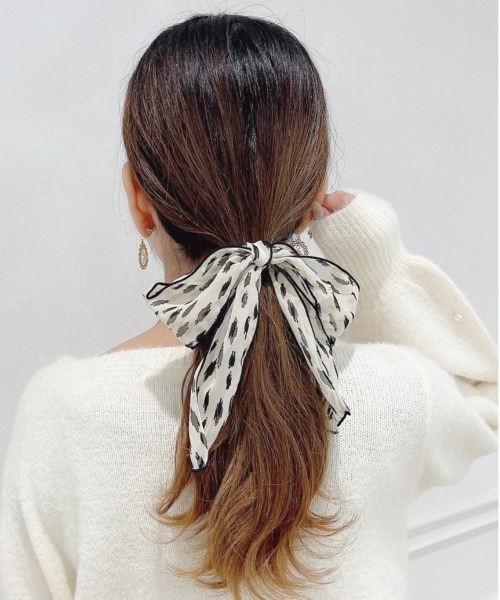 apres jour（アプレジュール）の「【apres jour×ARIAZ】アソートマルチスカーフリボン（バンダナ/スカーフ・レディース・ブラック/ダークブラウン/ベージュ/アイボリー/グレイッシュベージュ・FREE）」の2枚目の写真