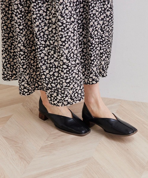 ROPE' PICNIC(ロペピクニック)の「スクエアトゥセンターシーム甲深バブーシュ(その他シューズ・レディース・ブラック/ベージュ/シルバー/キナリ・23.0cm/23.5cm/25.0cm/24.5cm/24.0cm)」の6枚目の写真