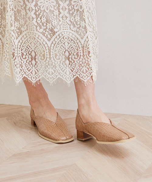 ROPE' PICNIC(ロペピクニック)の「スクエアトゥセンターシーム甲深バブーシュ(その他シューズ・レディース・ブラック/ベージュ/シルバー/キナリ・23.0cm/23.5cm/25.0cm/24.5cm/24.0cm)」の7枚目の写真