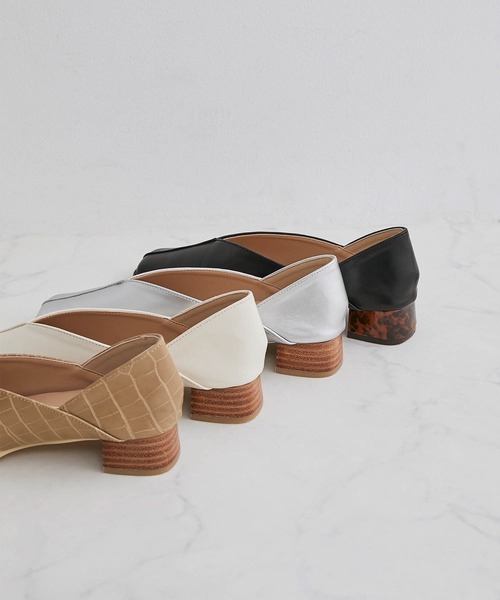 ROPE' PICNIC(ロペピクニック)の「スクエアトゥセンターシーム甲深バブーシュ(その他シューズ・レディース・ブラック/ベージュ/シルバー/キナリ・23.0cm/23.5cm/25.0cm/24.5cm/24.0cm)」の11枚目の写真