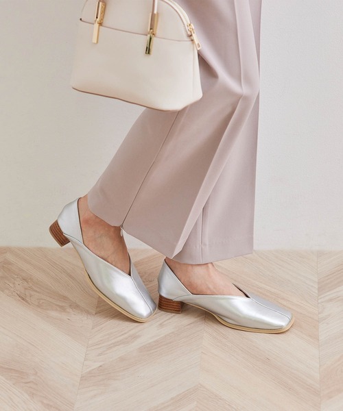 ROPE' PICNIC(ロペピクニック)の「スクエアトゥセンターシーム甲深バブーシュ(その他シューズ・レディース・ブラック/ベージュ/シルバー/キナリ・23.0cm/23.5cm/25.0cm/24.5cm/24.0cm)」の17枚目の写真