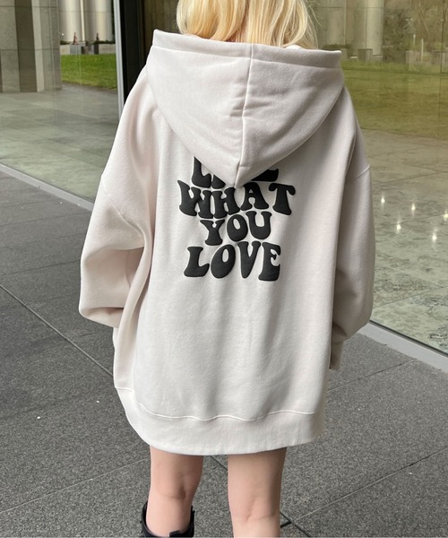 PairPair(ペアペア)の「発泡プリントBIGフーディー(ユニセックス)(パーカー・レディース・ブラック/アイボリー/グレイッシュブルー・FREE)」の1枚目の写真