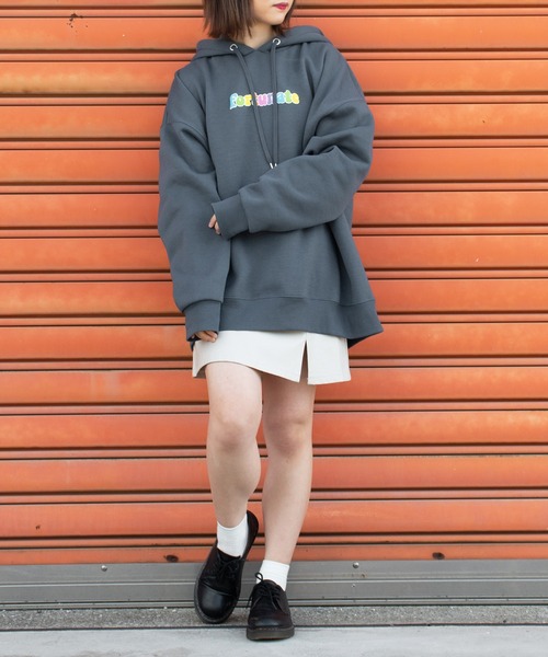 PairPair(ペアペア)の「発泡プリントBIGフーディー(ユニセックス)(パーカー・レディース・ブラック/アイボリー/グレイッシュブルー・FREE)」の18枚目の写真