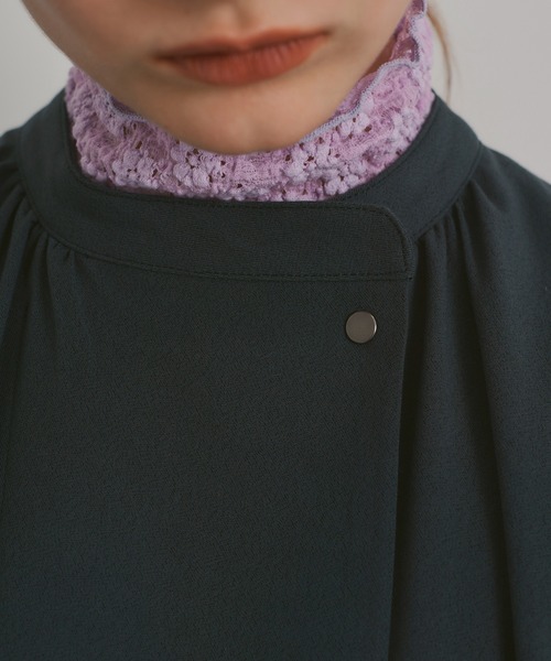 PUBLIC TOKYO（パブリックトウキョウ）の「コクーンスリーブトレンチコートワンピース（ワンピース・レディース・ベージュ/ダークグレー・FREE）」の11枚目の写真