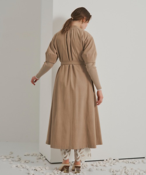 PUBLIC TOKYO（パブリックトウキョウ）の「コクーンスリーブトレンチコートワンピース（ワンピース・レディース・ベージュ/ダークグレー・FREE）」の18枚目の写真