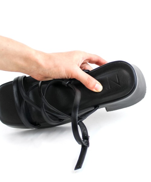 VIVIAN（ヴィヴィアン）の「厚底メニーストラップサンダル　ZOZOTOWN+オフィシャルサイト限定商品（サンダル・レディース・ブラック/ブラウン/アイボリー/グリーン/オレンジ/ベージュ/シルバー・LL/S/M/L）」の13枚目の写真