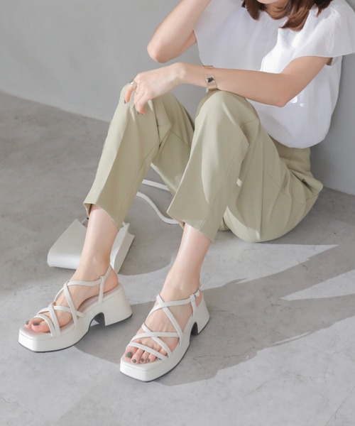 VIVIAN（ヴィヴィアン）の「厚底メニーストラップサンダル　ZOZOTOWN+オフィシャルサイト限定商品（サンダル・レディース・ブラック/ブラウン/アイボリー/グリーン/オレンジ/ベージュ/シルバー・LL/S/M/L）」の22枚目の写真