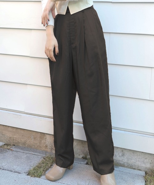 CORNERS（コーナーズ）の「タックワイドパンツ（スラックス・レディース・ブラック/テラコッタ/ライトベージュ/ライトブルー/クリーム・M）」の2枚目の写真