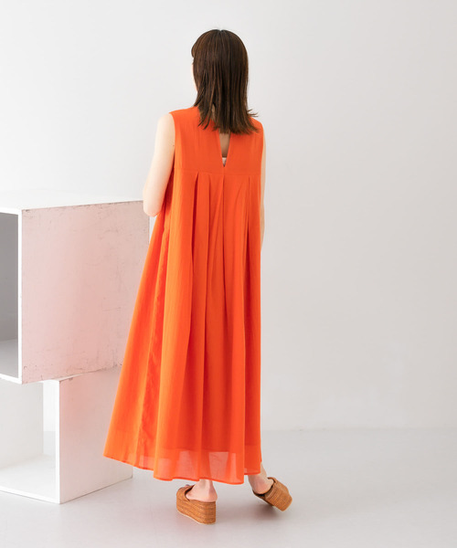 ボックスプリーツノースリーブワンピース