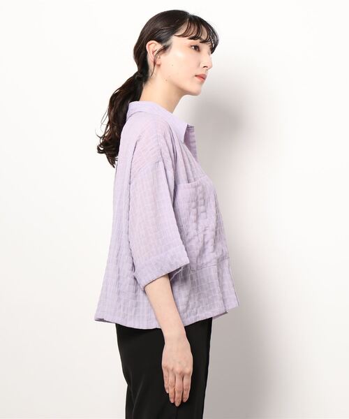 JUGLANS(ユグランス)の「☆ 清涼感たっぷり。ポケット付き半袖シャツ T1164(シャツ/ブラウス・レディース・ラベンダー/ホワイト・FREE)」の4枚目の写真