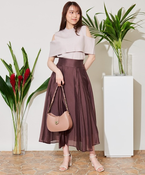 Noela（ノエラ）の「グロッシーボリュームフレアスカート