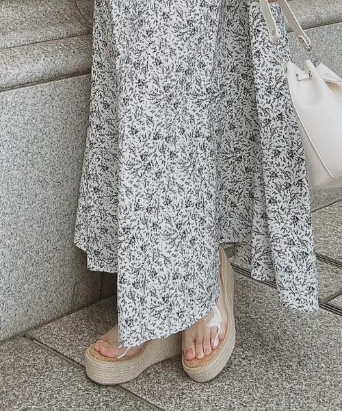 ACYM(アシーム)の「Jute sole wedge サンダル(サンダル・レディース・ブラック/クリア/キャメル・SMALL/MEDIUM/LARGE)」の22枚目の写真