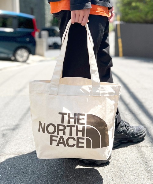 THE NORTH FACE(ザノースフェイス)の「【THE NORTH FACE】ノースフェイス Weimarner Brown Large Logo ロゴトートバッグ ユニセックス NF0A3VWQ(トートバッグ・レディース・ナチュラル/サックスブルー・FREE)」の6枚目の写真