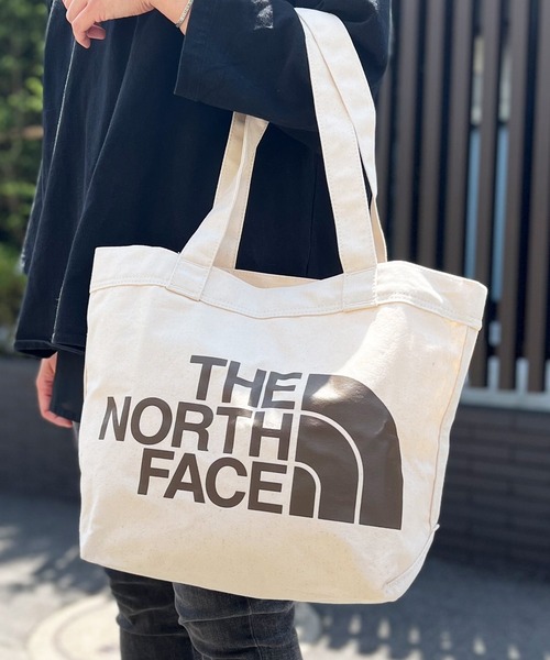 THE NORTH FACE(ザノースフェイス)の「【THE NORTH FACE】ノースフェイス Weimarner Brown Large Logo ロゴトートバッグ ユニセックス NF0A3VWQ(トートバッグ・レディース・ナチュラル/サックスブルー・FREE)」の3枚目の写真