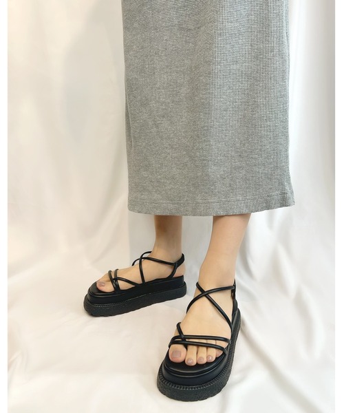 Sugar Sugar(シュガーシュガー)の「【SUGAR SUGAR シュガーシュガー】厚底コードストラップサンダル(サンダル・レディース・ブラック/アイボリー/ブラウン/グリーン・M/L/S)」の3枚目の写真