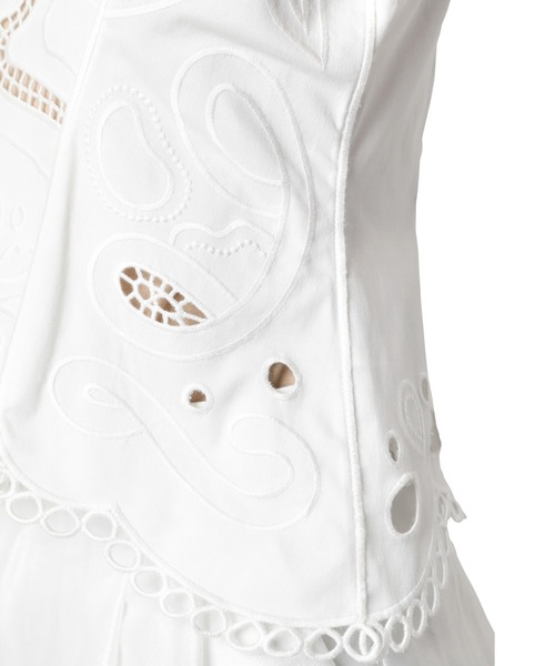 LE CIEL BLEU（ルシェルブルー）の「エンブロイダリータンクトップ / Embroidery Tank Top（シャツ/ブラウス・レディース・ブラック/オフホワイト・38/36）」の13枚目の写真