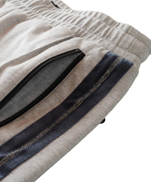 NO ID.（ノーアイディ）の「【NO ID.】Velour Side Line Track Jersey Pants / ベロア サイド ライン トラック ジャージ パンツ（その他パンツ・メンズ・グレー/ブラック/ネイビー・3/1/2）」の9枚目の写真