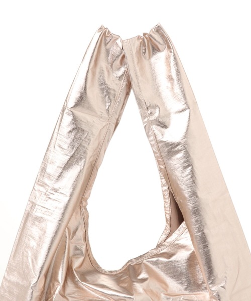 BAYFLOW(ベイフロー)の「【BAGGU(バグゥ)】メタリック STANDARD 22(エコバッグ/サブバッグ・レディース・シルバーグレー/ベビーピンク/ブラック/イエロー・0)」の14枚目の写真